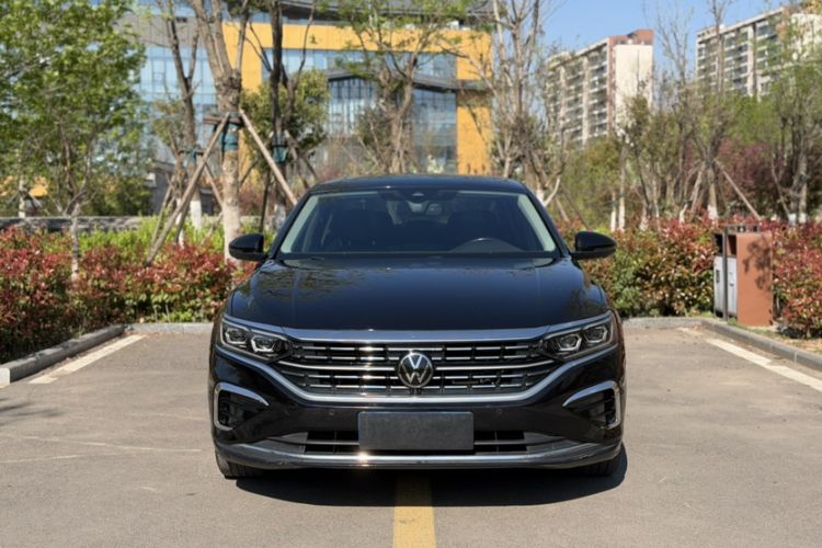 Used Volkswagen Passat 2023 Facelift 330TSI Luxury Edition