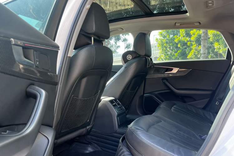 Used Audi A4L 2018 30th Anniversary Edition 40 TFSI Fashion Model
