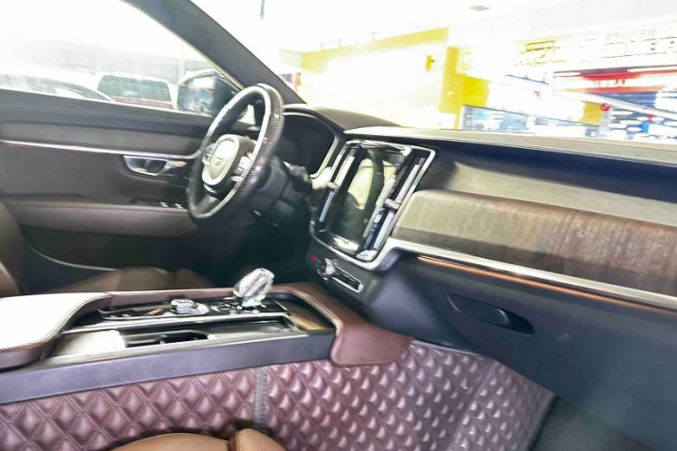 Used Volvo S90 2023 B5 Zhiyuan Luxury Edition
