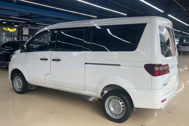 Used Jinbei Gold Hiace M Classic 2024 1.5L Engineering Lion Passenger Vehicle 6 Seats