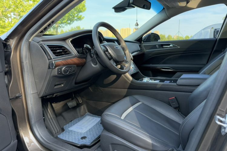 Used Ford Taurus 2017 EcoBoost 245 Flagship Model
