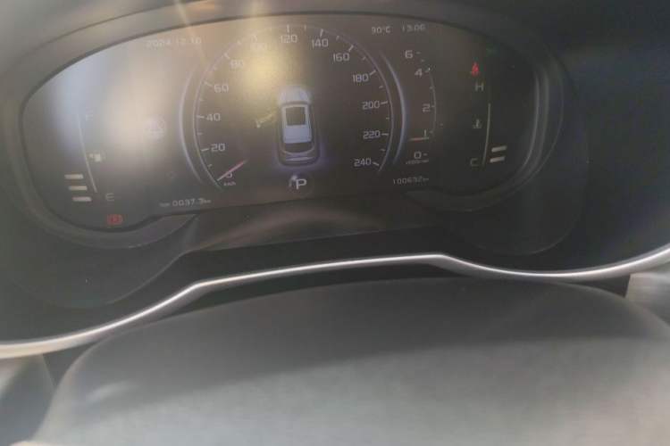 Used Geely Auto Emgrand X7 Sport 2018 1.8TD Automatic Two-Wheel Drive Smart Connect 4G Internet Edition Odometer Close Up