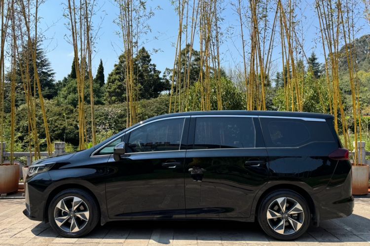 Used GAC Trumpchi M6 2023 PRO 270T DCT Luxury Edition Exterior 5