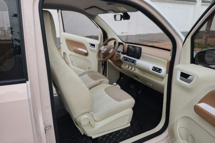 Used Wuling Hongguang MINIEV 2024 3rd Generation 215km Advanced Version
