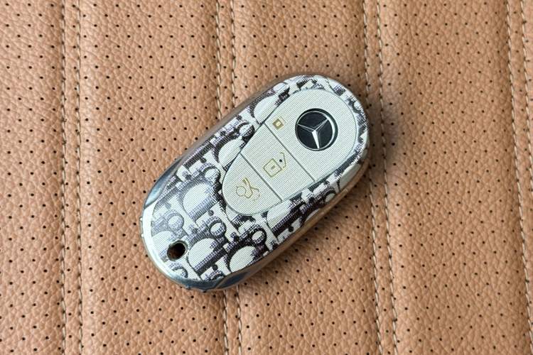 Used Mercedes-Benz GLC 2023 GLC 260 L 4MATIC Luxury Model 5 Seats Interior 3