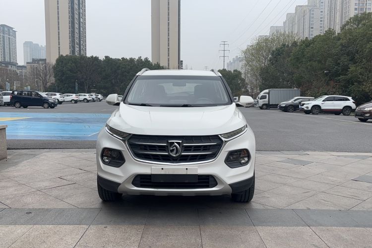 Used Baojun 510 2017 1.5L Manual Fashion Model
