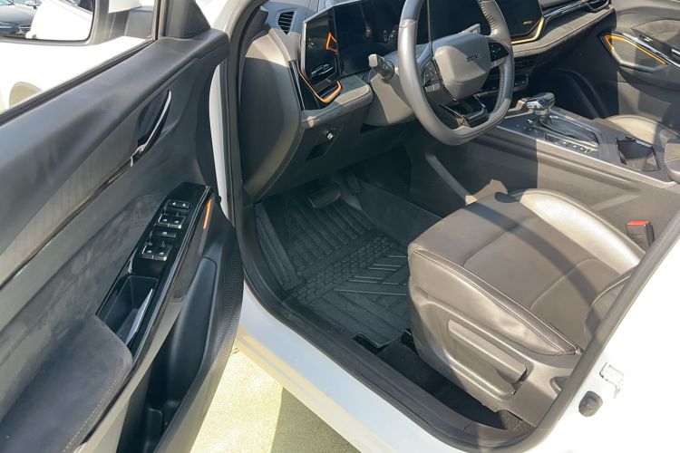 Used CHANGAN OSHAN X5 PLUS 2023 Revised 1.5T DCT Pioneer Edition Interior 1