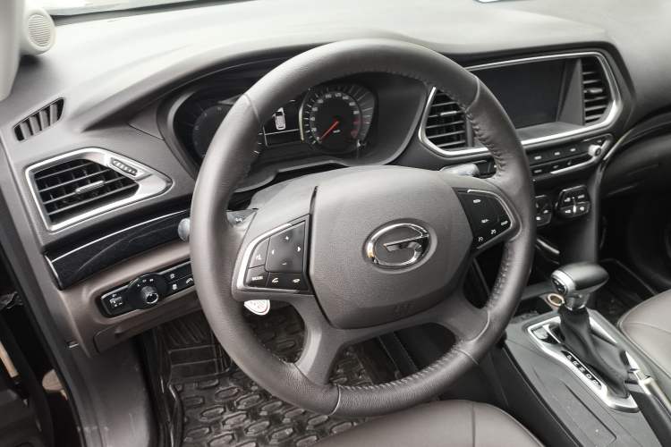 Used GAC Trumpchi GS4 2015 200T G-DCT Luxury Edition Interior 2