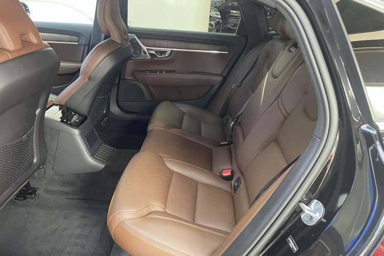 Used Volvo S90 New Energy 2024 Plug-in Hybrid Four-Wheel Drive Long-Range Luxury Smart Edition
