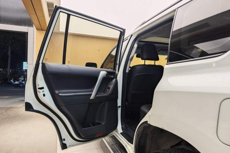 Used Toyota Prado 2016 3.5L Automatic TX-L NAVI
