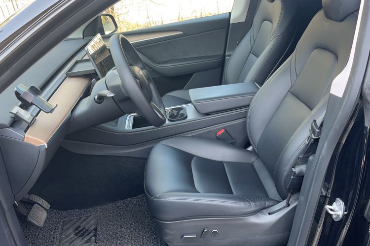 Used Tesla Model Y 2021 Standard Range Rear-Wheel Drive Version
