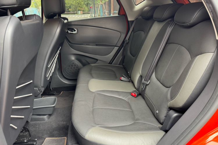 Used Renault Captur 2015 1.2T Automatic Luxury First Edition
