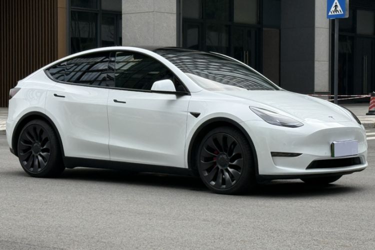 Used Tesla Model Y 2023 High-Performance All-Wheel-Drive Version