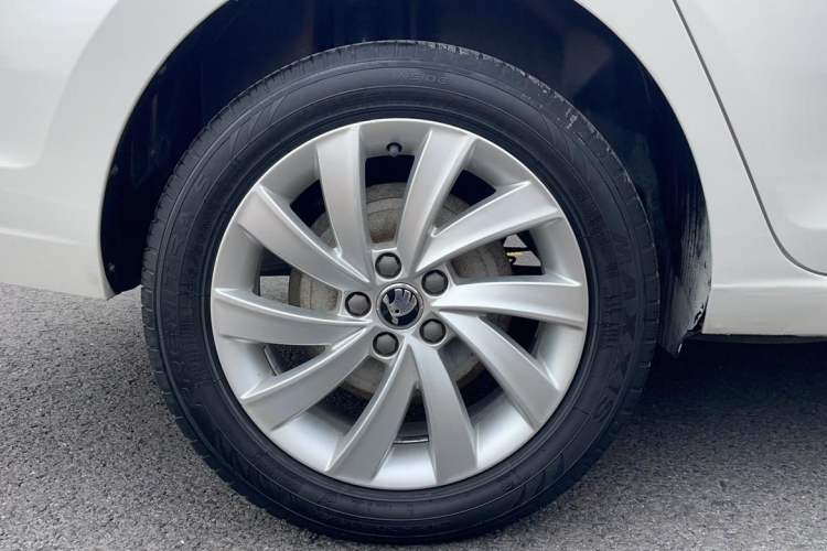 Used Skoda Rapid 2018 1.6L Automatic Comfort Edition