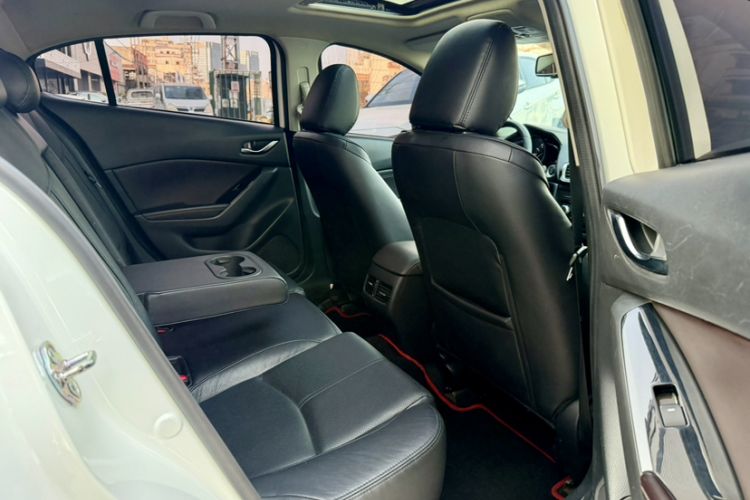 Used Mazda 3 Axela 2017 Sedan 2.0L Automatic Flagship Model China V Standard
