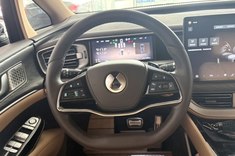 Used Denza D9 2025 DM-i Smart Drive 1020 Four-Wheel Drive Deluxe Model