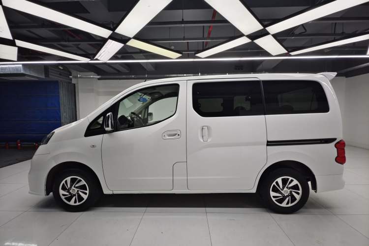 Used Nissan NV200 2018 1.6L CVT Luxury Model
