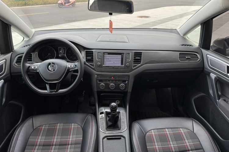 Used Volkswagen Golf Sportsvan 2016 230TSI Manual Entry-Level Trim