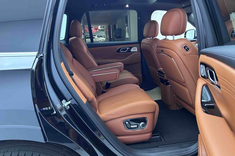 Used Geely Galaxy M9 2025 Model 210km Four-Wheel-Drive Leading Edition
