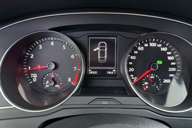 Used Volkswagen Magotan 2020 280TSI DSG Comfort Edition Odometer Close Up