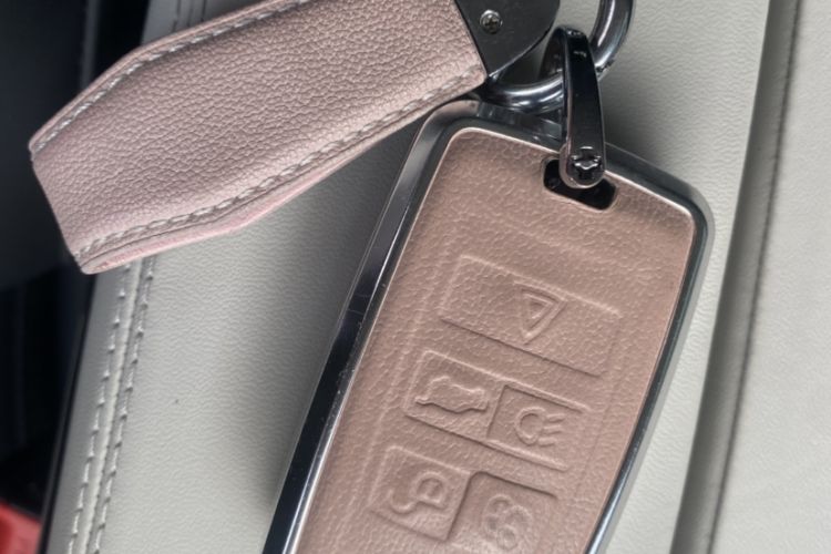 Used Land Rover Range Evoque 2022 Range Rover L 249 PS R-Dynamic HSE Luxury Edition Interior 8