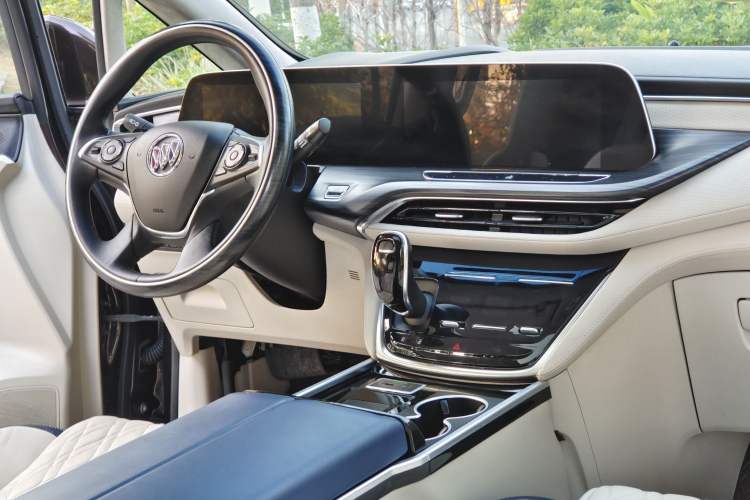 Used Buick GL8 2021 ES Landtrek 653T Comfort Edition
