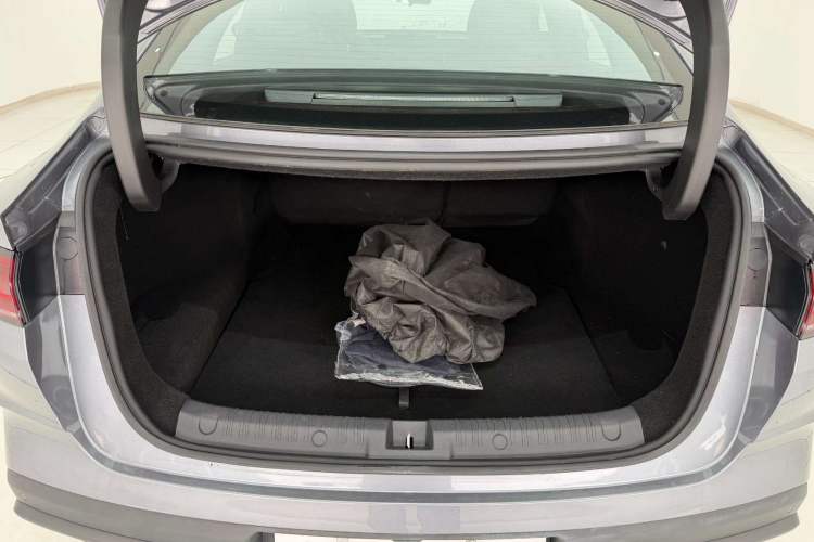 Used BYD Qin L 2025 DM-i Smart Drive 120KM Superior Model