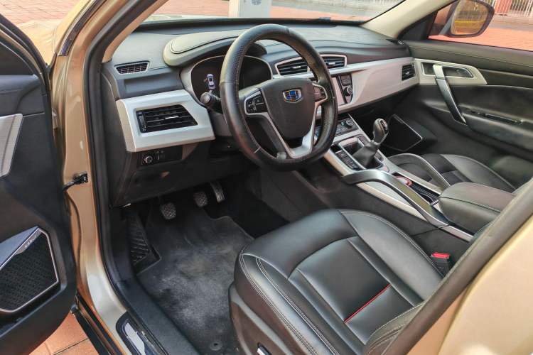 Used Geely Auto Emgrand X7 Sport 2018 1.8TD Manual Two-Wheel Drive Smart Connect 4G Internet Edition Interior 4