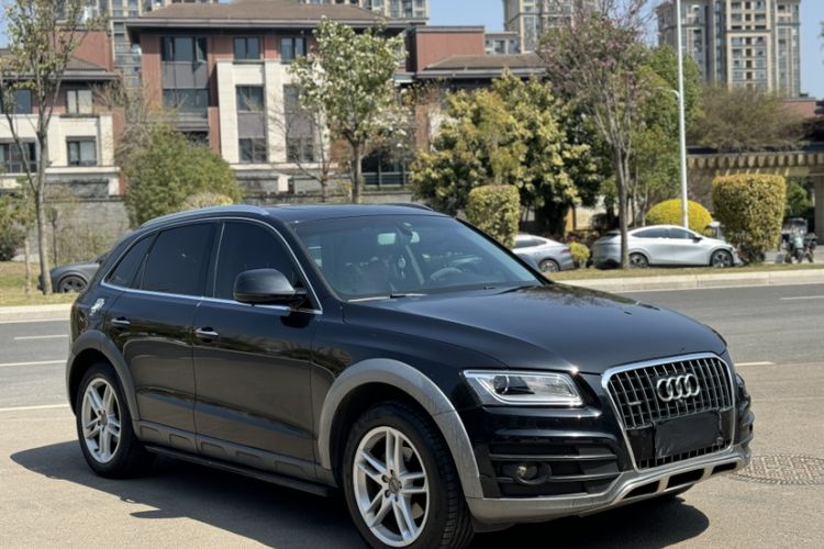 Used Audi Q5 2018 Collector's Edition 40 TFSI Technology Model