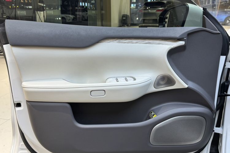 Used Nio ET7 2024 75 kWh Executive Edition
