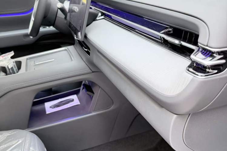 Used XPeng G6 2025 625 Long-Range Max Tech Edition Interior 6