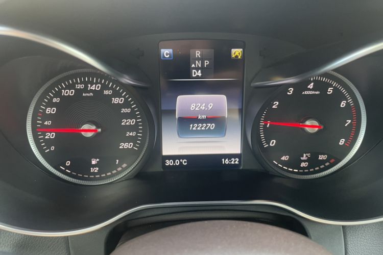 Used Mercedes-Benz GLC 2018 GLC 260 4MATIC Luxury Model
