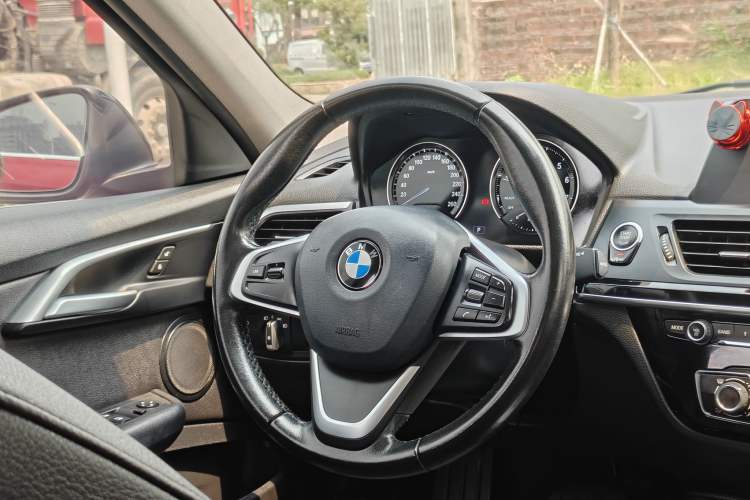 Used BMW 1 Series 2018 118i Sport Edition Steering Wheel