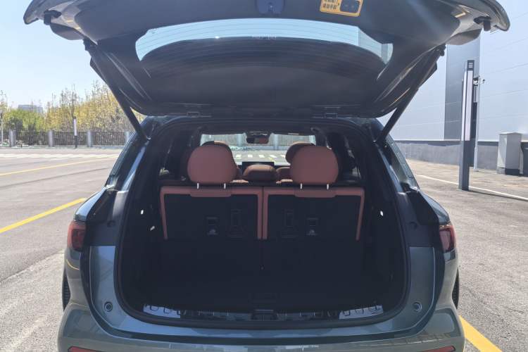 Used BYD Tang L 2025 EV 670KM LiDAR Flagship Version Trunk