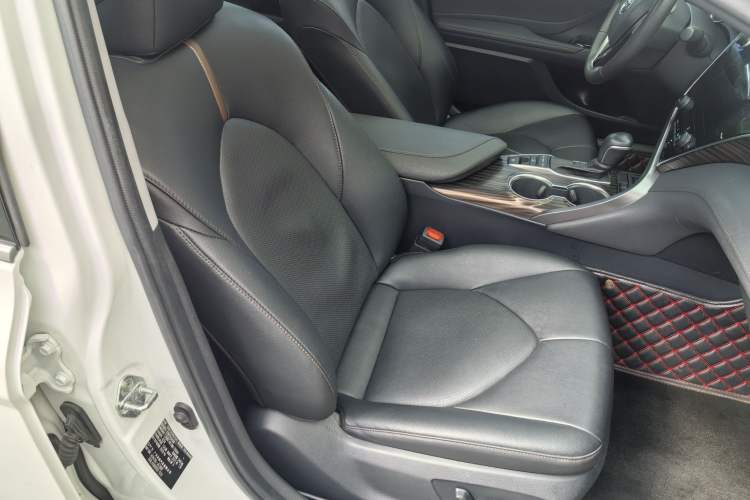 Used Toyota Camry 2019 Revised Version 2.5G Luxury Edition Exterior 4