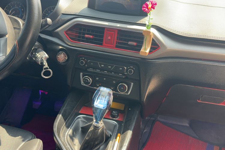 Used Dongfeng Fengon S560 2018 1.8L Manual Urban Model 7 Seats Audio And AC Panel