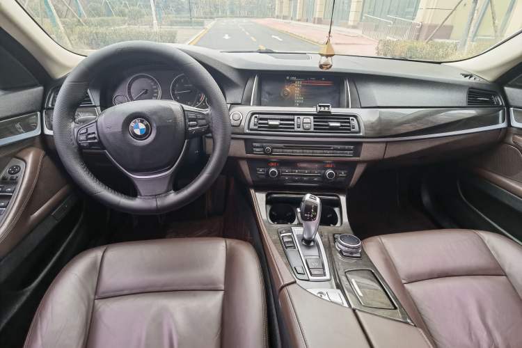 Used BMW 5 Series 2014 525Li Luxury Design Package