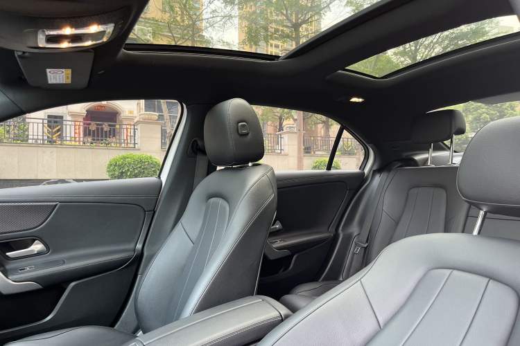 Used Mercedes-Benz A-Class 2022 Restyled A 200 L Sport Sedan Fashion Version Interior 5