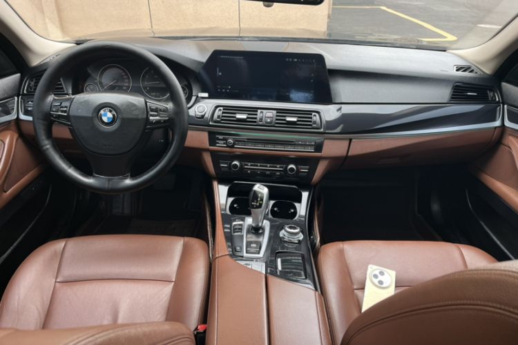 Used BMW 5 Series 2014 520Li Elegant Model

