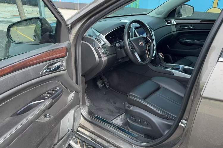 Used Cadillac SRX 2014 3.0L Elite Model
