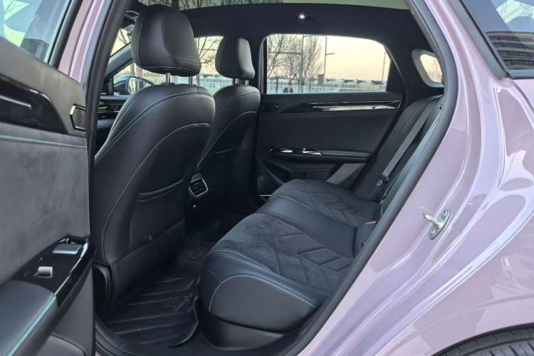 Used Geely Galaxy L6 2024 125km Creative Edition
