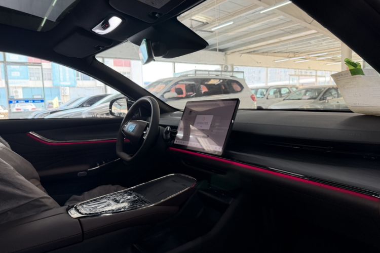 Used CHANGAN NEVO A07 2025 Blue Whale Range-Extending Version 230 Flagship Model Interior 3