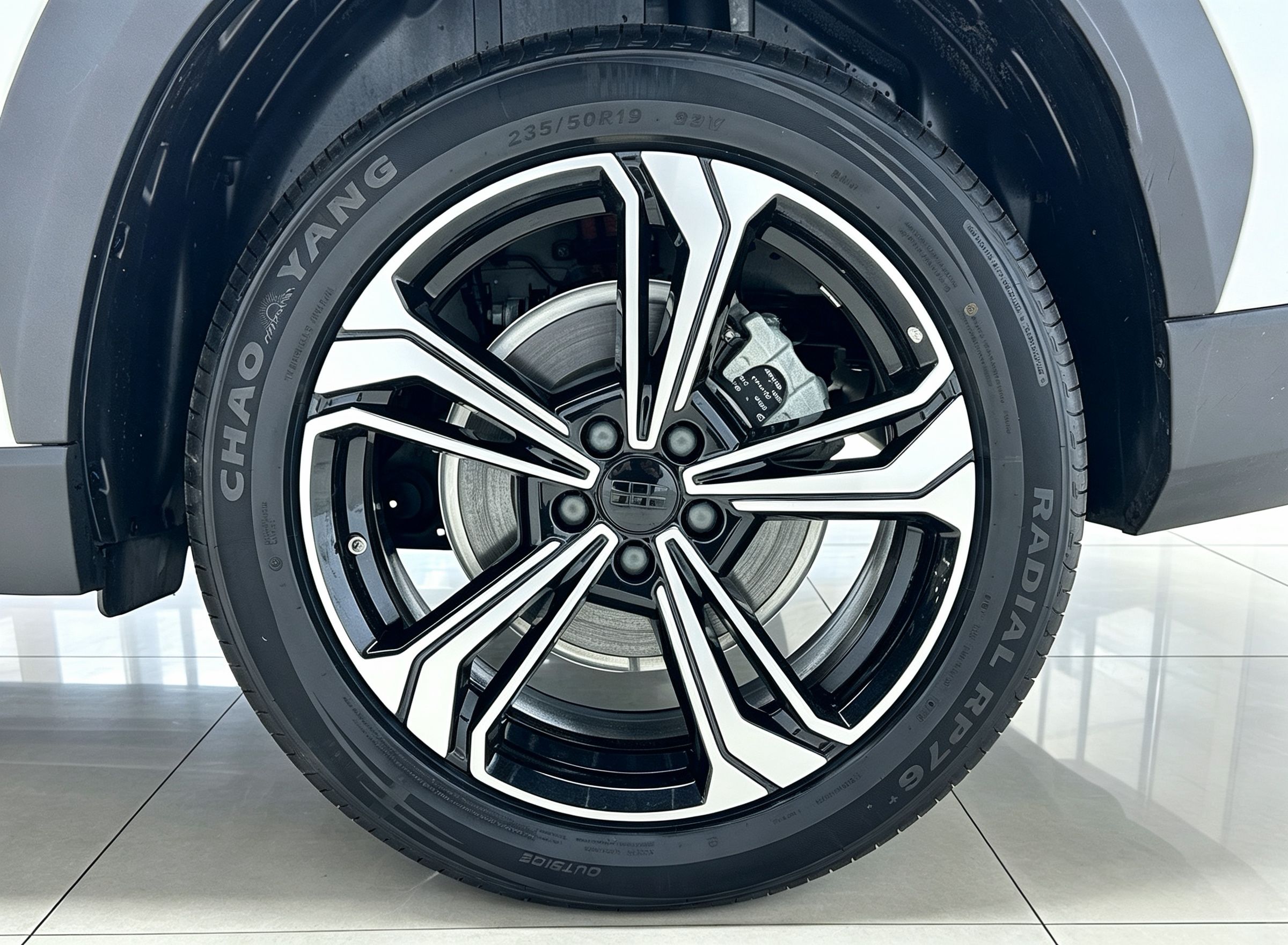 Geely Galaxy L7 2025 EM-i 115km Exploration Edition — снимка 15