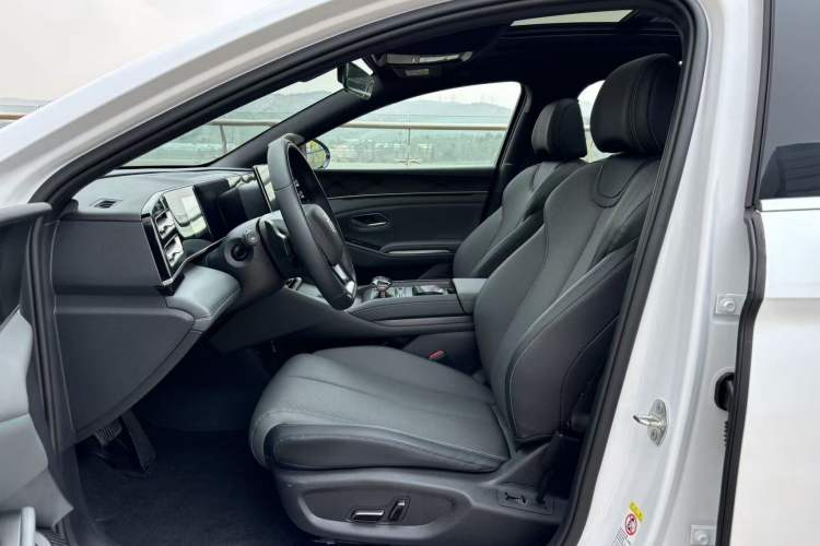 Used BYD Qin L 2025 DM-i Smart Drive 120KM Superior Model