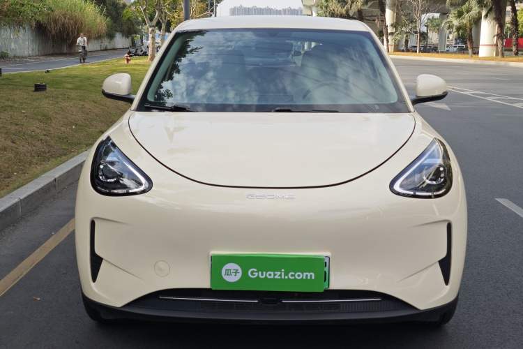 Used Geely Galaxy Geome 2025 410 km Free Version