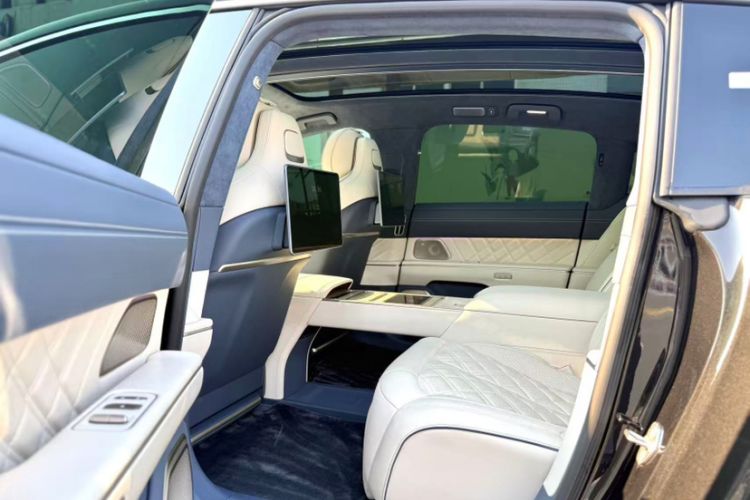 Used Nio ET9 2025 100kWh Signature Edition Interior 2