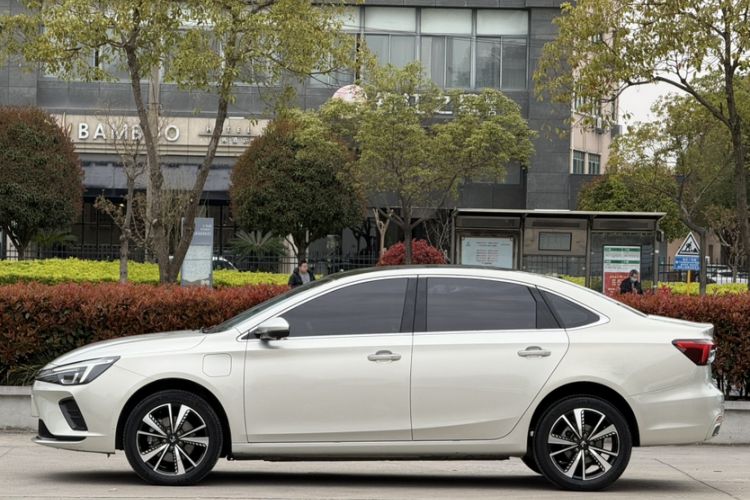 Used Rising ER6 2020 620 km Smart Edition
