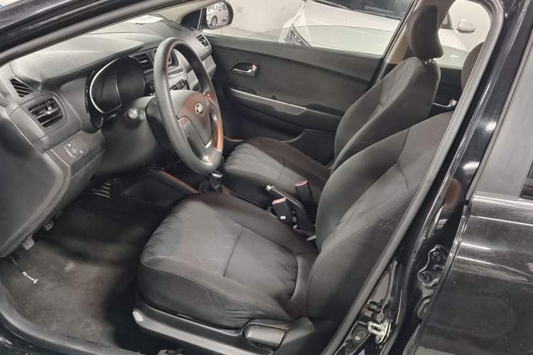 Used Kia K2 2015 Sedan 1.4L MT GLS
