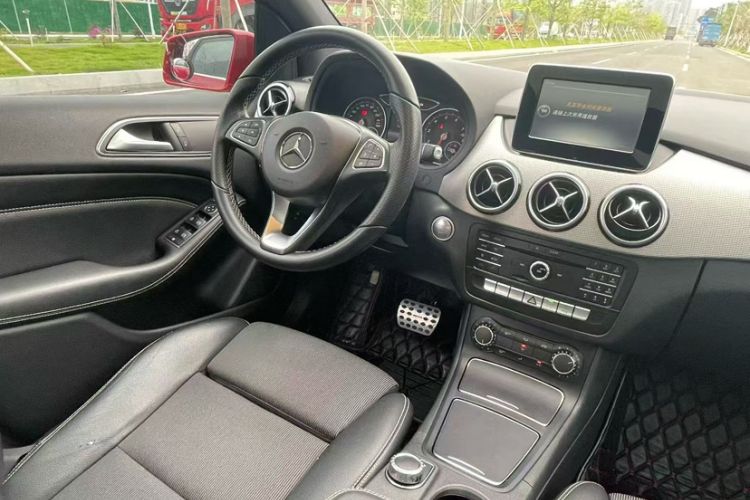Used Mercedes-Benz B-Class 2015 B 200 Sport Edition Interior 2