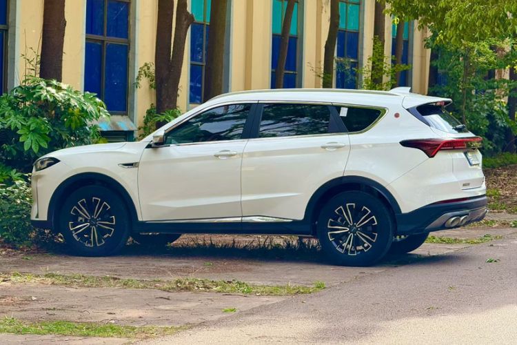 Used JETOUR X70 PLUS 2023 1.5T Manual Warrior PRO 5-Seater Exterior 2